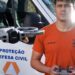 Drone voando em espaços confinados com cão robô realizando inspeção terrestre em área de risco