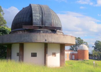 programação para observação do eclipse lunar parcial pelo Observatório Jean Nicolini com telescópios