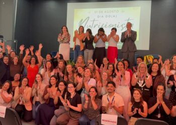 Cerimônia do Dia do Nutricionista com palestra, entrega de certificados e coffee break