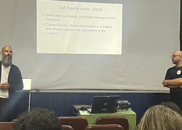 Jonny Anderson Oliveira ao lado de Rodolfo Berini em evento sobre acessibilidade