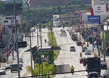 Transposição de pista e uso irregular dos corredores de ônibus são as infrações mais recorrentes