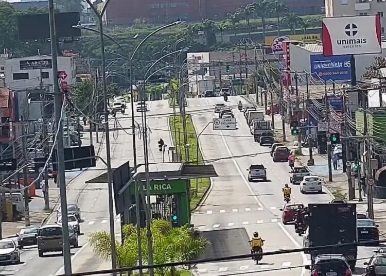 Transposição de pista e uso irregular dos corredores de ônibus são as infrações mais recorrentes