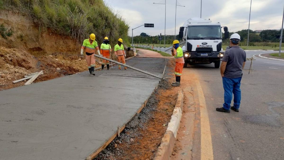 Nova calçada na Avenida Panaíno