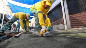 Campinas avança na instalação do novo piso da rua 13 de Maio no Centro