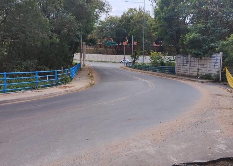 Para realização de obras de drenagem, via no Jd. Santa Fé fica interditada pelos próximos dois meses