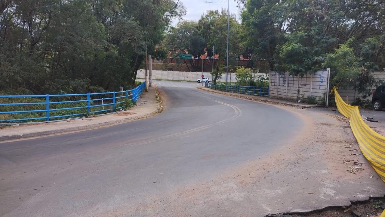 Para realização de obras de drenagem, via no Jd. Santa Fé fica interditada pelos próximos dois meses
