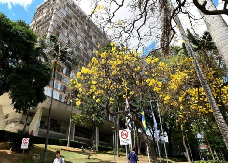 Prefeitura autorizada a reparcelar débitos com Camprev por até 300 meses