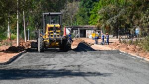 Pavimentação no Jardim São Pedro melhora trânsito e combate descarte irregular de lixo