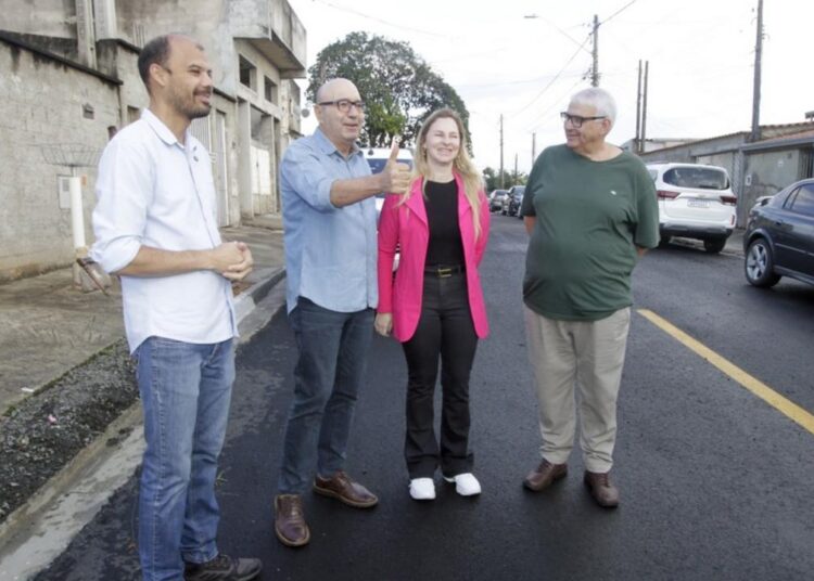 Prefeito Dário Saadi durante entrega da pavimentação e obras de drenagem no Núcleo Residencial 28 de Fevereiro