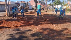 Praça no Jardim Santo André recebe revitalização