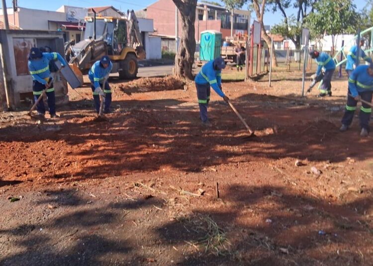 Praça no Jd. Santo André é mais uma a receber mutirão de revitalização da Prefeitura de Hortolândia