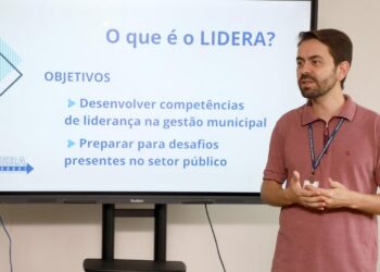 servidores participando de programa de liderança