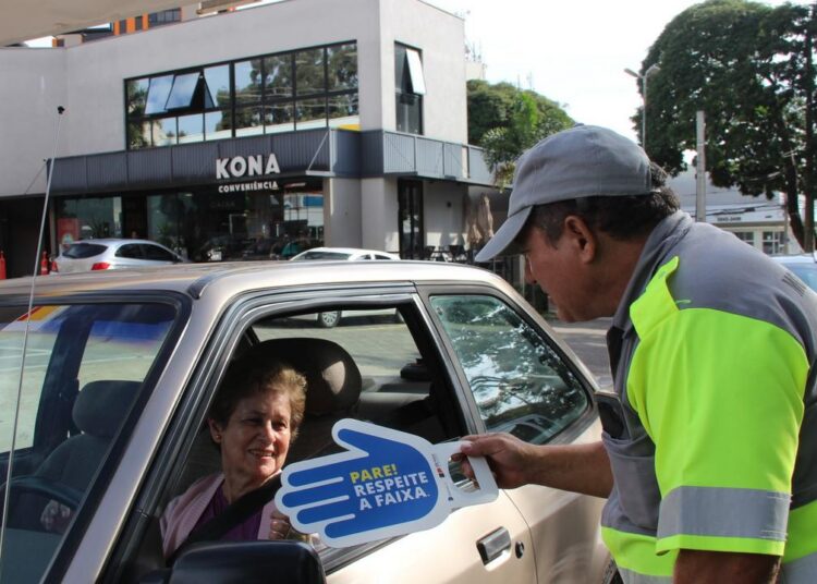Campanha com atividades para proteção de pedestres e ciclistas atingindo 700 pessoas