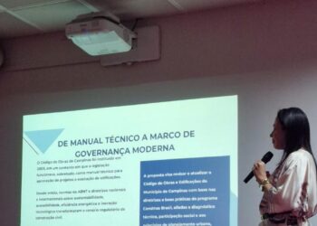 Secretária municipal de Urbanismo destacando a participação da sociedade no novo Código