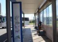 recuperação da fiação elétrica, holofotes e bancos de concreto na Estação Elisiário com grafite de artista urbana