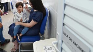 Saúde inclui segunda dose de reforço da vacina contra a pólio no calendário de rotina aos 4 anos