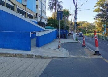 avenida Faria Lima com limpeza, pintura de guias e roçagem no canteiro central e tapa-buracos na Rua Campos do Jordão