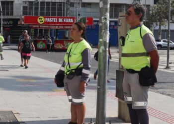 equipes de trânsito e profissionais do Centro de Controle Operacional atuando normalmente