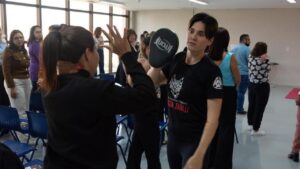 Servidoras de Hortolândia aprendem defesa pessoal