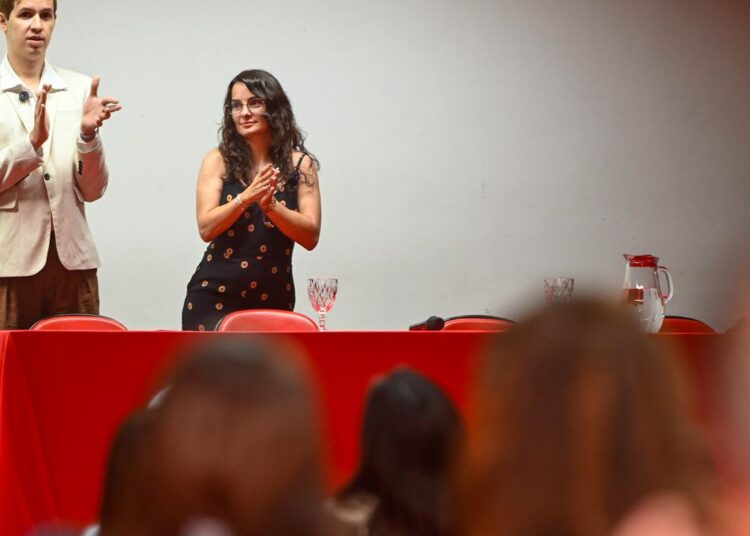 Relatos de Ítalo Fernandes e Renata Costa reforçaram o papel da educação, do apoio familiar e das oportunidades na inclusão