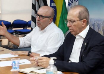Posição contra supersalários e debate sobre orçamento do Comitê do IBS