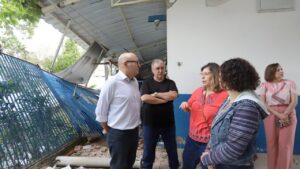 Dário visita escola e CS danificados por temporal em Campinas e anuncia reparos