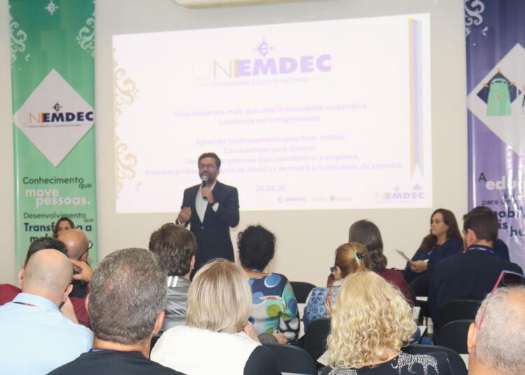 Presidente da Emdec fala sobre universidade corporativa durante lançamento com gestores e colaboradores