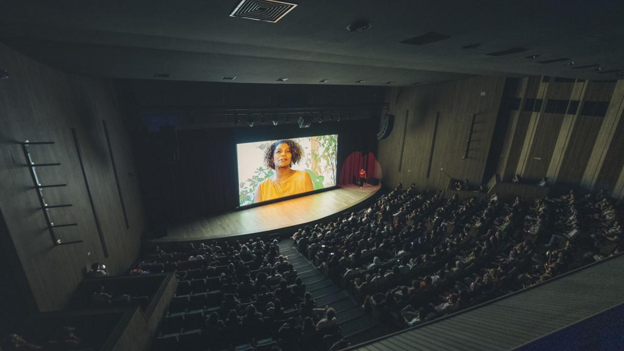 Festival dedicado ao curta-metragem reúne produções audiovisuais brasileiras e latino-americanas; programação inclui 95 filmes selecionados entre 1.073 inscrições