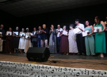 Noite marcada por reconhecimento e confraternização de servidores da saúde