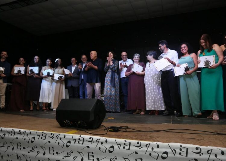 Noite marcada por reconhecimento e confraternização de servidores da saúde