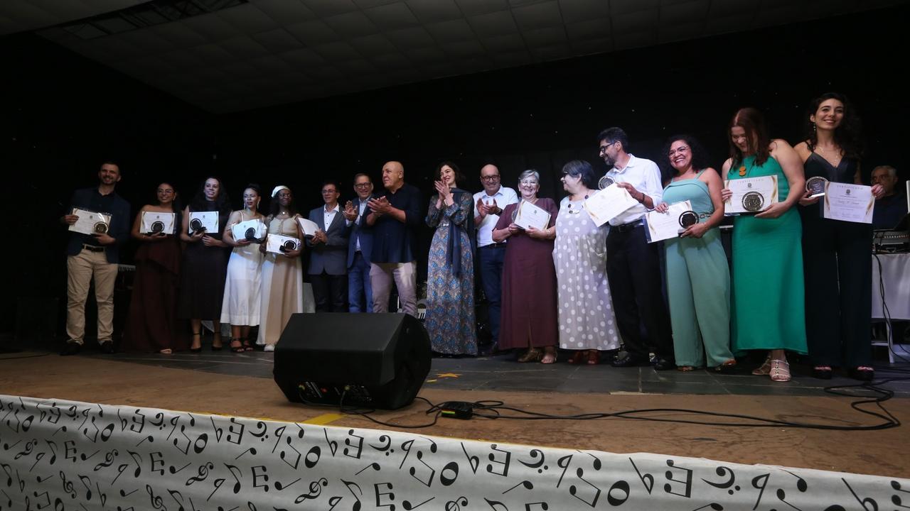 Noite marcada por reconhecimento e confraternização de servidores da saúde