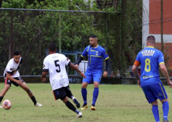 Formato de disputa do campeonato com quatro grupos de oito times jogando em turno único