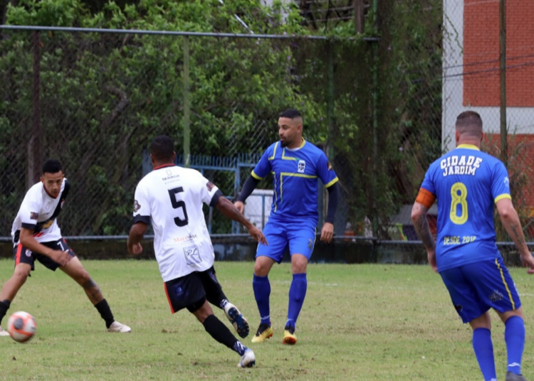 Formato de disputa do campeonato com quatro grupos de oito times jogando em turno único