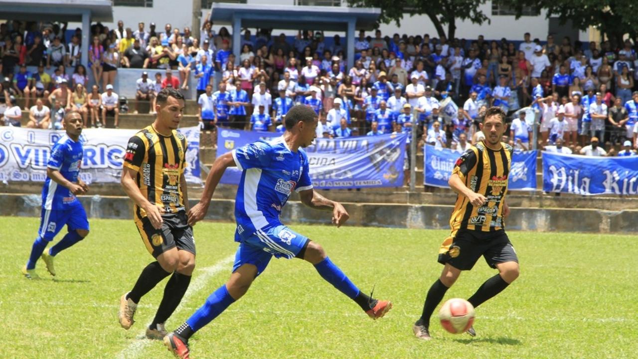 Lance de partida do Campeonato de Futebol Amador A e B com 128 equipes