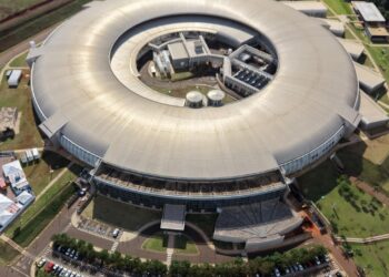 Participantes visitam infraestrutura de pesquisa e o Sirius no CNPEM
