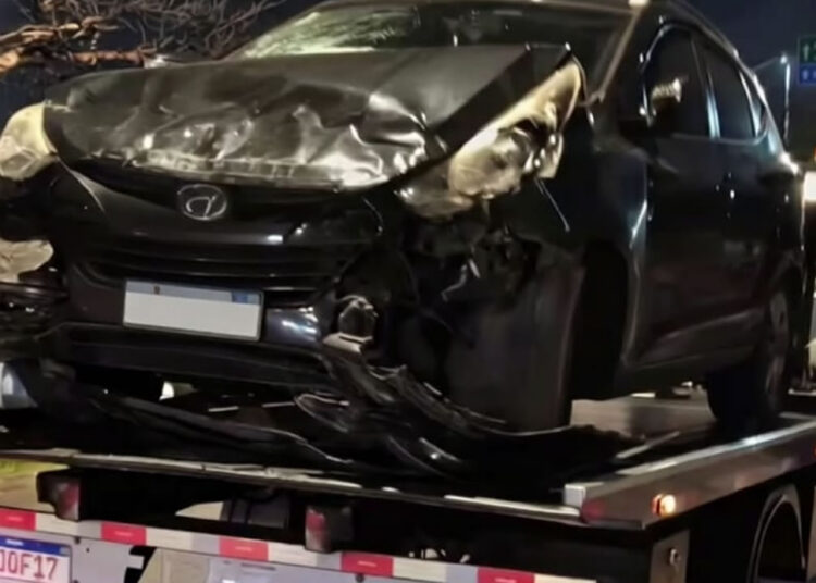 Carro invade empresa após acidente em Hortolândia