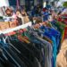 Varal Solidário com troca e retirada de roupas