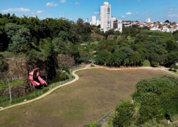 Projeto de cinema drive-in itinerante com apoio da Secretaria de Cultura e Turismo