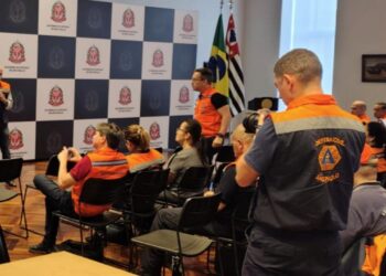 Sidnei Furtado falando sobre resiliência na Defesa Civil