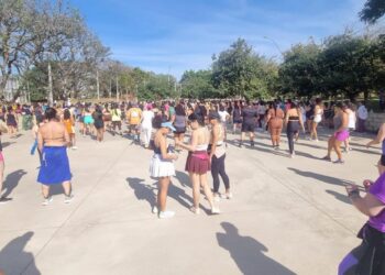Lagoa do Taquaral terá edição do Domingo Fitness; aulas de dança com muita música convite ao movimento