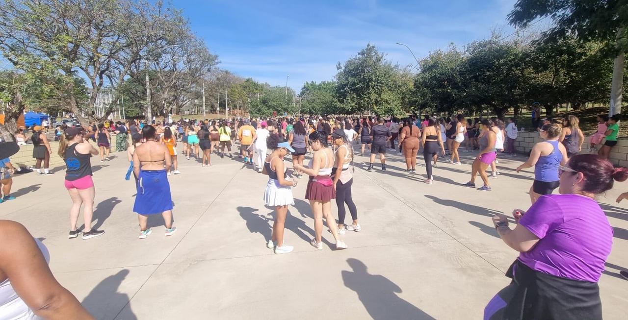 Lagoa do Taquaral terá edição do Domingo Fitness; aulas de dança com muita música convite ao movimento