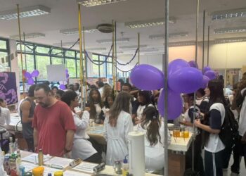 Alunos da rede municipal durante evento na Etecap