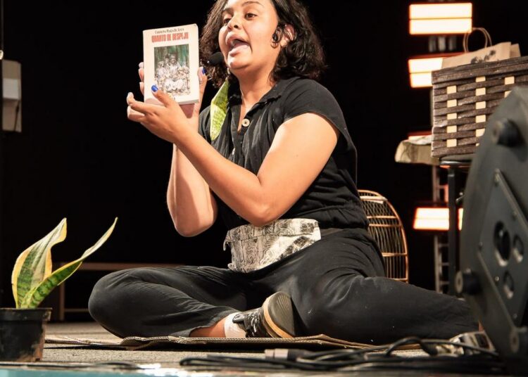 Atriz Jeniffer Éffe’s na montagem Aqualtune e mulheres negras na literatura e identidade brasileira