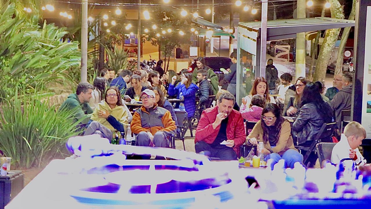boa comida, boa bebida e boa música se unem para proporcionar uma noite especial