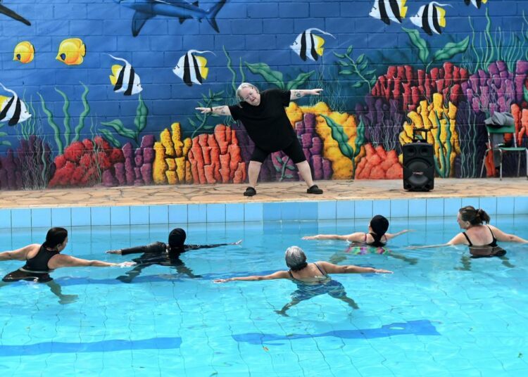 Retomada das aulas de natação e hidroginástica nos Centros Esportivos