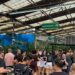 Corredores do Mercado de Flores animados com apresentação de dança de forró