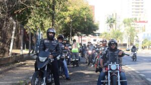 Emdec e Insanos Moto Clube promovem ação de segurança viária no Centro de Convivência