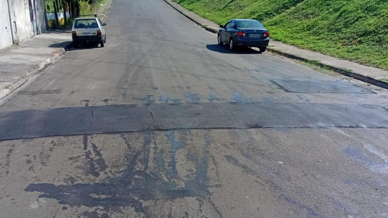 Av. Pau Brasil, no Jardim Conceição, recebe etapa da Operação Tapa-Buraco da Prefeitura