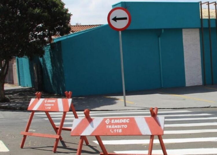 Agentes da Mobilidade Urbana monitoram circulação de veículos