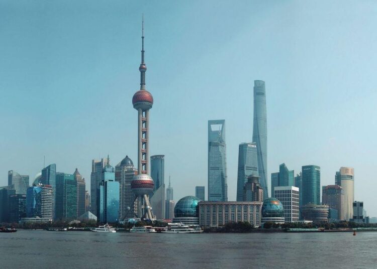 Imagem de veículos chineses em exposição